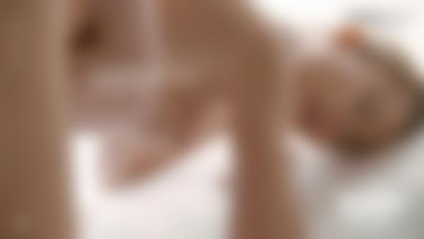 Schermopname #11 uit de film Nooit eindigende orgasmes massage